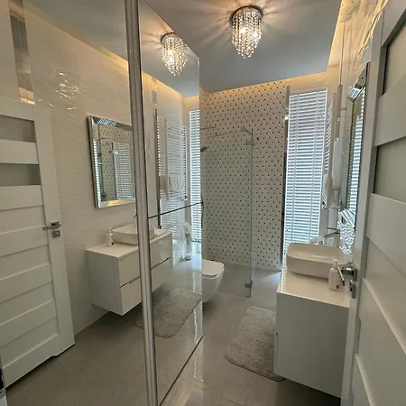 Glamour 10b- Premium Z Basenem Apartment *