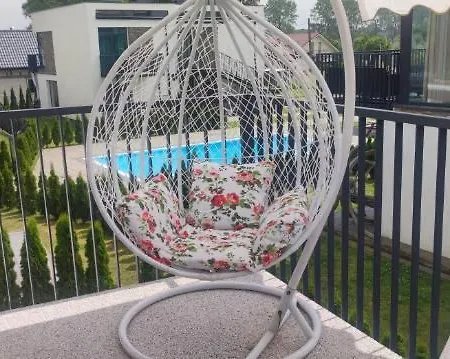 Glamour 10b- Premium Z Basenem Lukecin