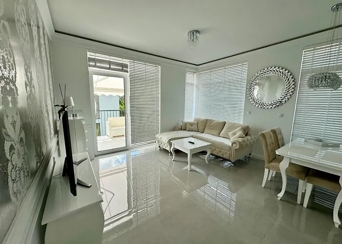 Glamour 10b- Premium Z Basenem Appartement *