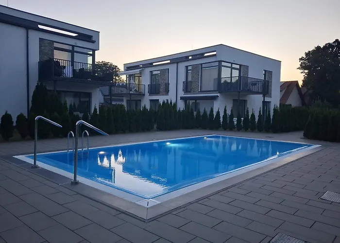 Glamour 10b- Premium Z Basenem *